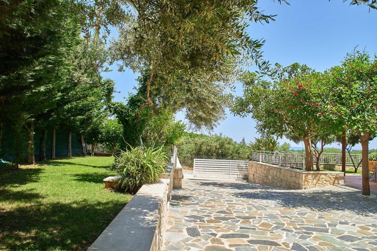 Villa Moma Palio Gerani Buitenkant foto